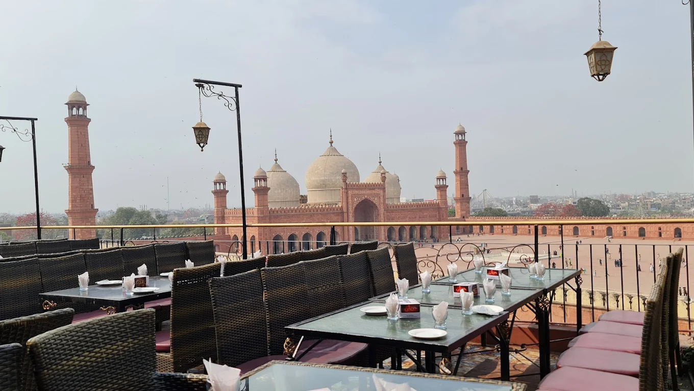 Fine dining at Haveli Restaurant Lahore - Traditional Pakistani, Desi Food, Bbq, Chinese, Fast Food located in 2170-A Food St Fort Rd, opposite Badshahi Mosque, Shahi Mohallah Walled City of Lahore, Lahore