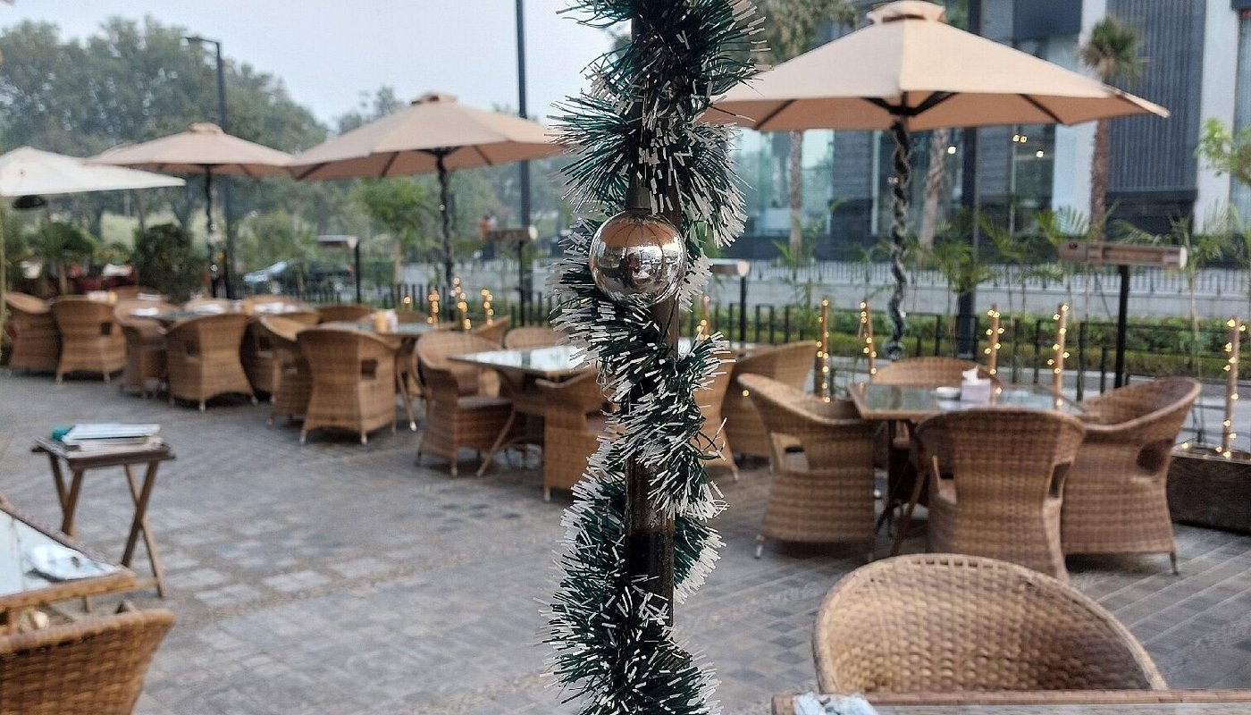 Asian Wok Raya Lahore - Main Entrance & Ambiance